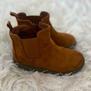 Toddler Zip Up Suede Boots. Size 10c. Brown
